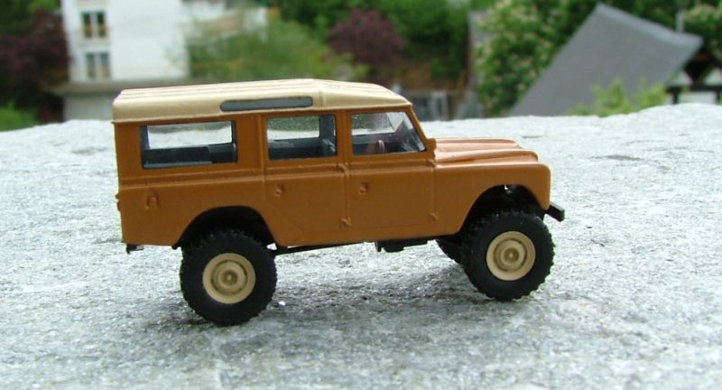 landroverv809.JPG