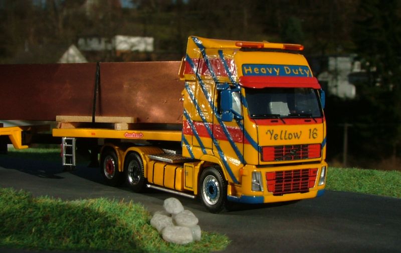 yellow1631.JPG